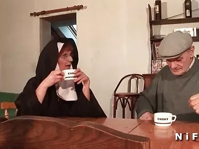 Britney Amber'in hastası Mickey Mod'u olgun amatör porno izle sağlığına kavuşturması gerekiyor.