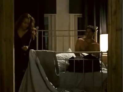 Adam Latina çiftçi kızın mallarını satın alır ve onu casting amatör porno becerme şansı elde eder