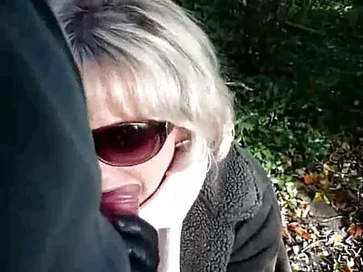 Üvey baba sikikleri onun üvey amatör sex türk kızı ve ona güzel arkadaş aynı anda