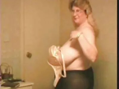 Büyük memeli amatör pornocular sarışın milf (orta yaşlı kadin) arkadan tahrik üvey oğlu tarafından çivilenmiş