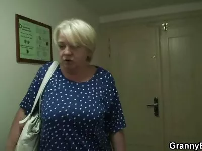 Azgın sarışın porno amatör hd ve azgın adam ahırda lanet var