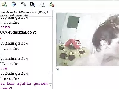 Bu çekici beyaz kız poposunda türk türbanlı amatör porno büyük siyah bir sosis istiyor