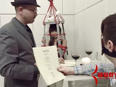 iki seksi hatunlar birbirleriyle amatör hd porno azgın lezbiyen oyunlar oynuyorlar