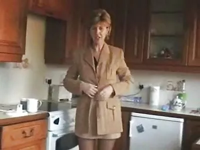 Göz alıcı sarışın şu anda mükemmel bir porno film izle amatör horoz sürmeye hazır