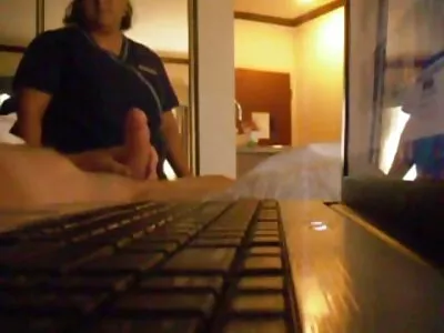 Çocuklar paralar için fahişeler güzel Asyalı genç ile oynamak full hd amatör porno