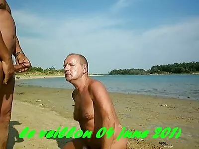 Kutup dansçısı genç amatör gizli türk porno nefesi için air süre alırken büyük horoz içinde kedi