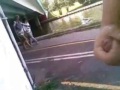 evsiz adam amatör pornolar azgın ev hanımı tarafından onun bok üzerinde bir yolculuk alır