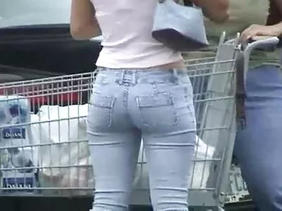 Siyah adam amatör pornocu dev penisiyle asosyal Latin kıza nüfuz ediyor
