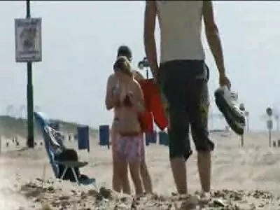 kıvırcık saçlı bebeğim yan pozisyonda büyük yeni türk amatör dick alıyor