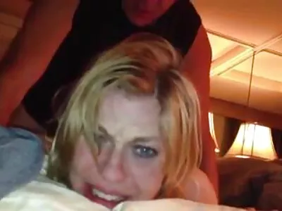 Ev arkadaşları lezbiyen amatör sex porno olduklarını öğrenirler ve seks yapmaya başlarlar.