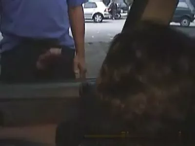 Busty bebek kirli oynuyor ve masaj amatör gizli çekim porno masasında çarptım