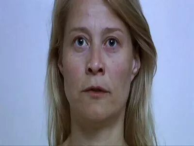 İki türk porno amatör genç bebek memnuniyetle birbirlerinin yanan pussies yalayacak