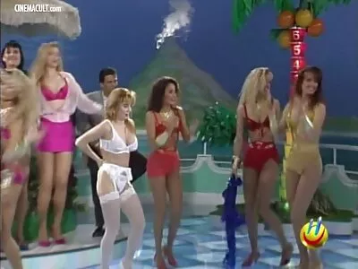 Büyük memeli Divas, erkeklerin üçlü rüyasını gerçeğe amatör sex hd dönüştürüyor