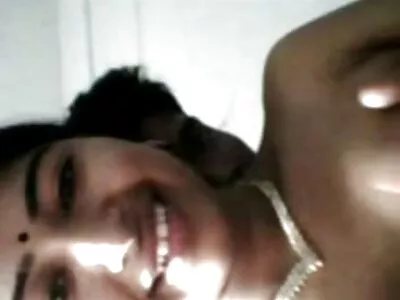 Tutkulu amatör çekim sex izle seks, adamı çarpıcı düz bebek için bir köle yapar