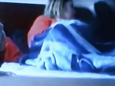Olgun yönetmen kanepede türk amatör resimler üç Euro sluts ile çiftleşir