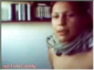 Kamera, Danny D tarafından kızlık bozma amatör atılan Aletta Ocean'ı yarı çıplak yakaladı