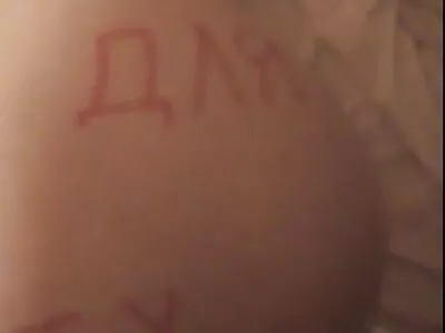 Büyüleyici genç kız, o züppe tarafından buttfucked olmaktan lise amatör porno hoşlanır